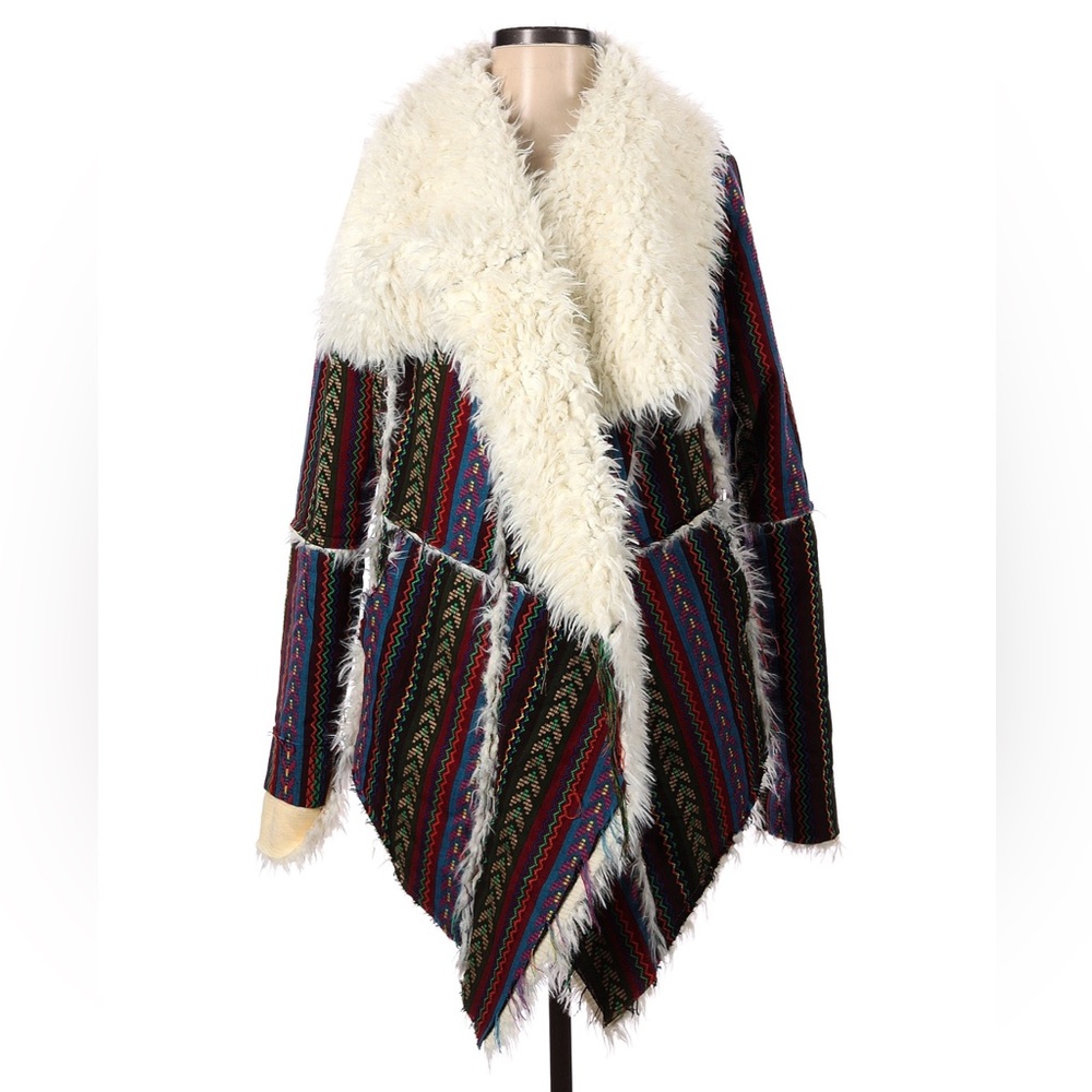 Rare unif sherpa jacket with pockets size small